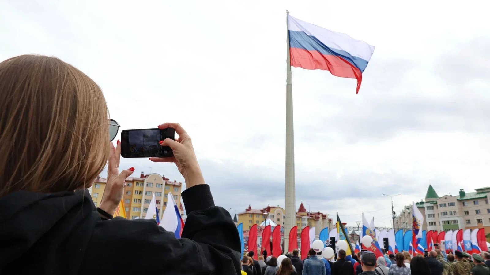 Надымчане будут работать меньше благодаря Дню России
