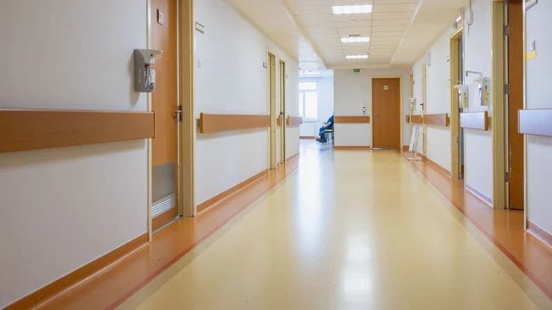 Комфорт для маленьких пациентов: в Пангодах продолжается ремонт детской поликлиники