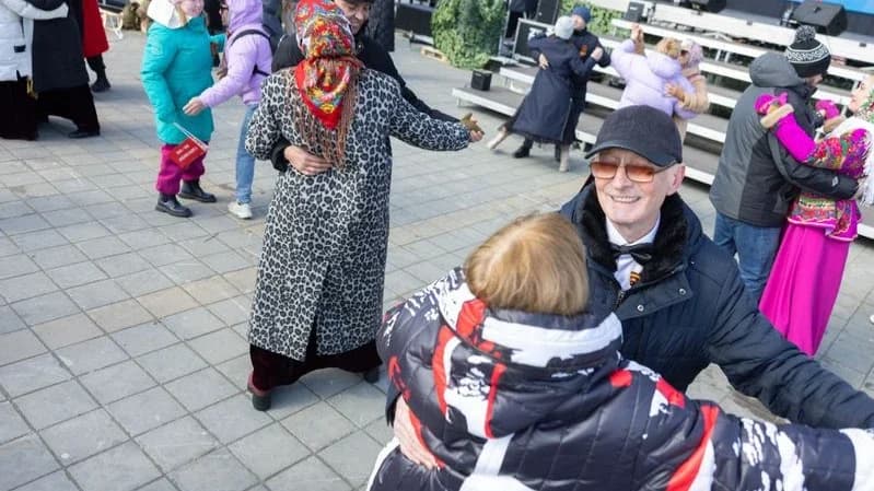 Ретро-танцы для всех: надымчан ждут на Аллее мерцающих звезд по субботам