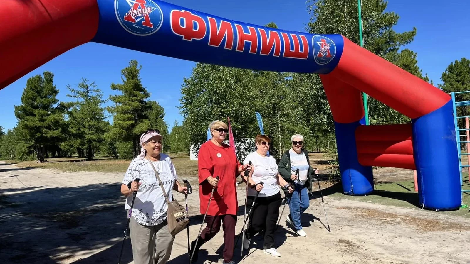Движение — жизнь: скандинавская ходьба объединила участников надымского проекта