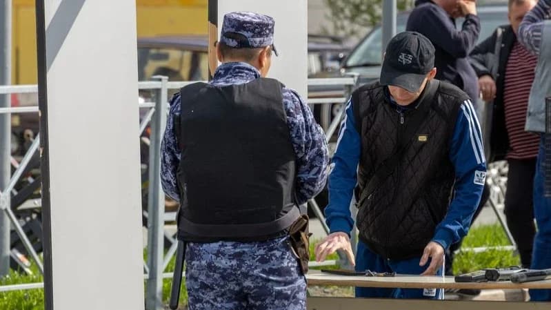 КПП на ведомственной дороге: в Надымском районе ограничат проезд к нескольким поселкам