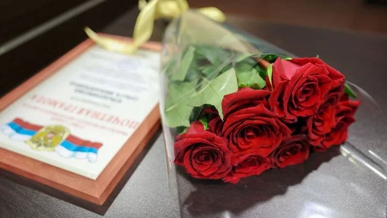 За труд и заслуги: надымчане получили награды из рук губернатора