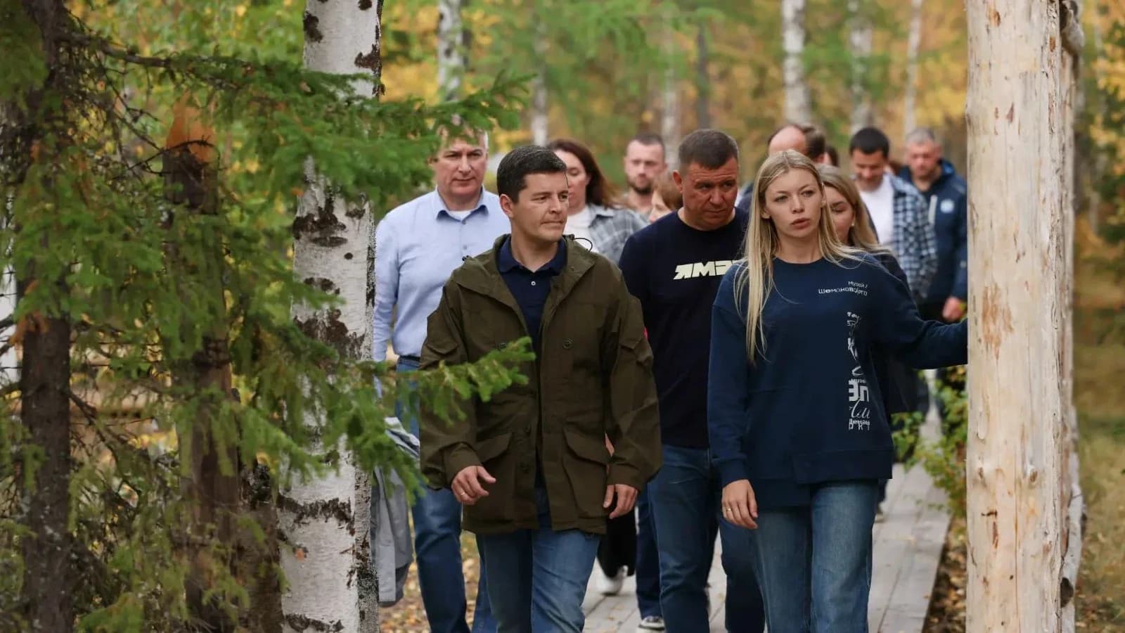 По пути в Салехард: губернатор заглянул в музей под открытым небом на «Глухарином»