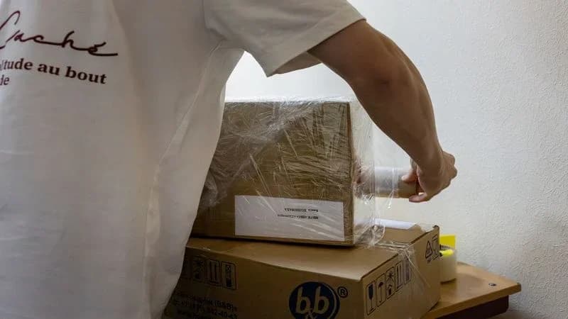 Гуманитарная помощь к 1 сентября: компьютеры из Надыма получили дети подшефных территорий